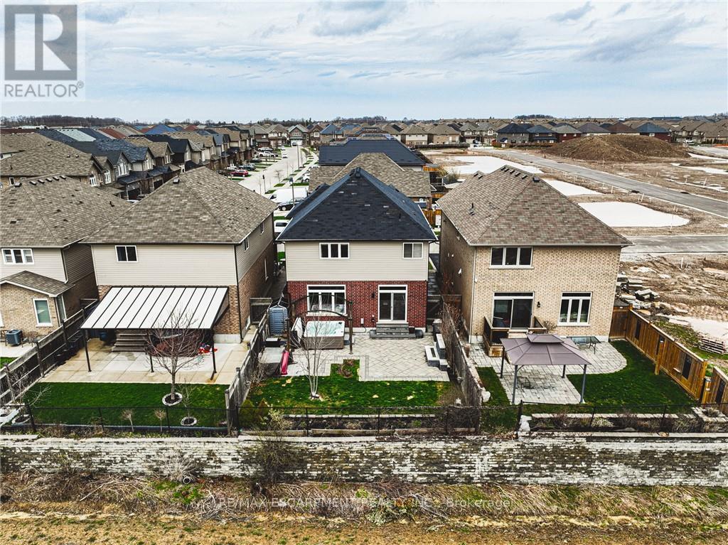 Detached at 154 KEYSTONE CRESCENT, Hamilton
