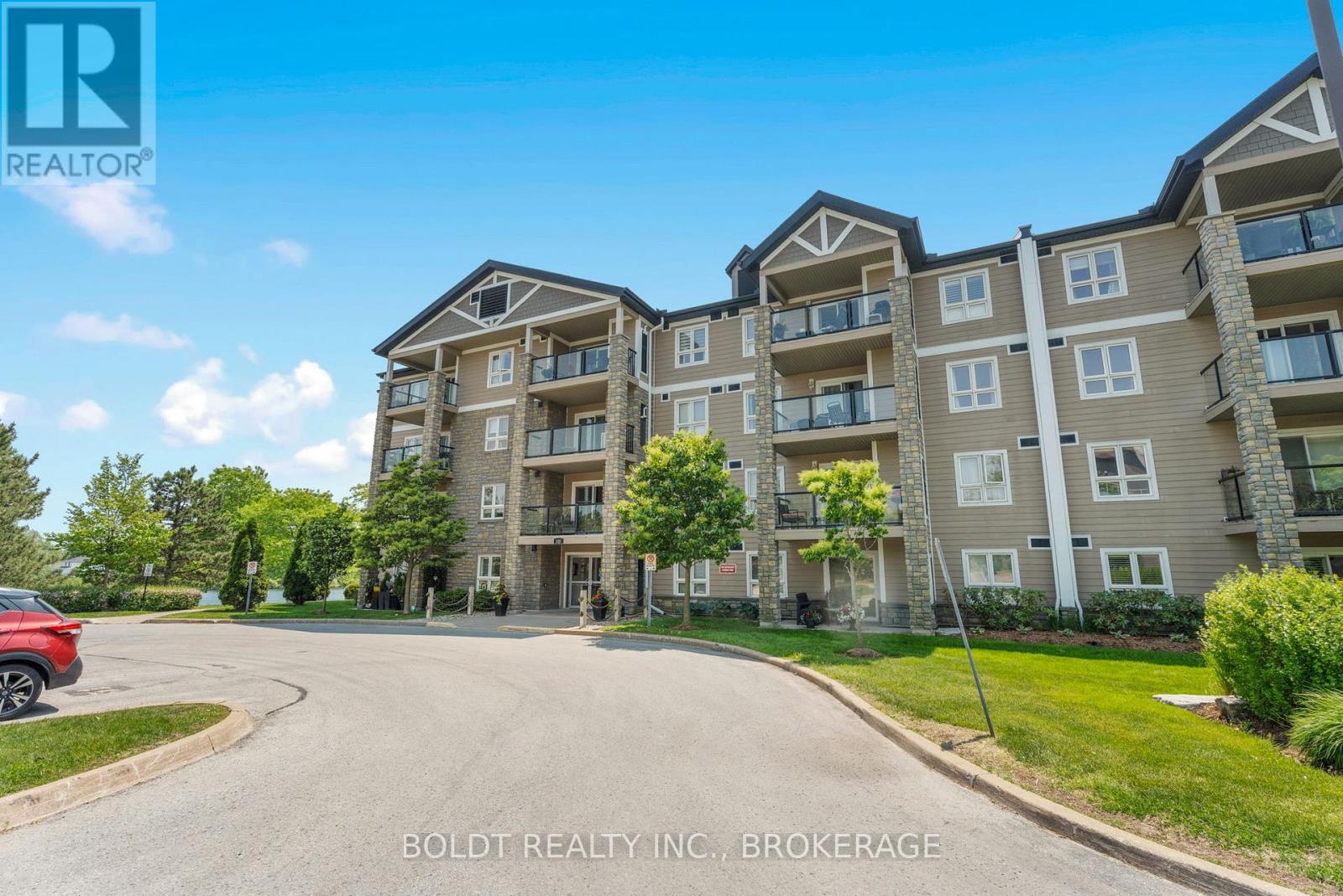 Apartment at 1214 - 330 PRINCE CHARLES DRIVE S, Welland (Broadway)