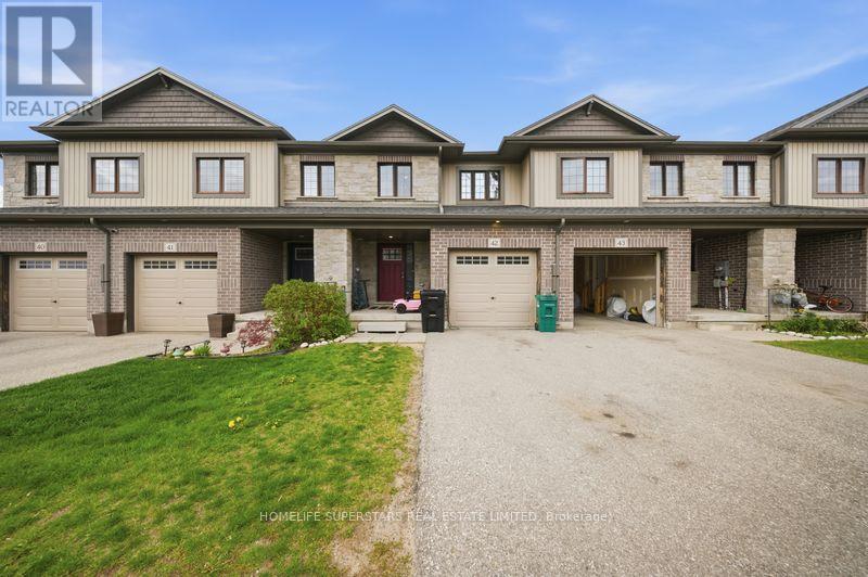 Townhouse at 135 HARDCASTLE DRIVE, Cambridge