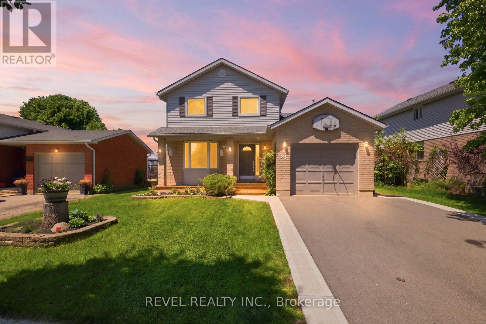 Detached at 54 GILLIN ROAD, Brantford
