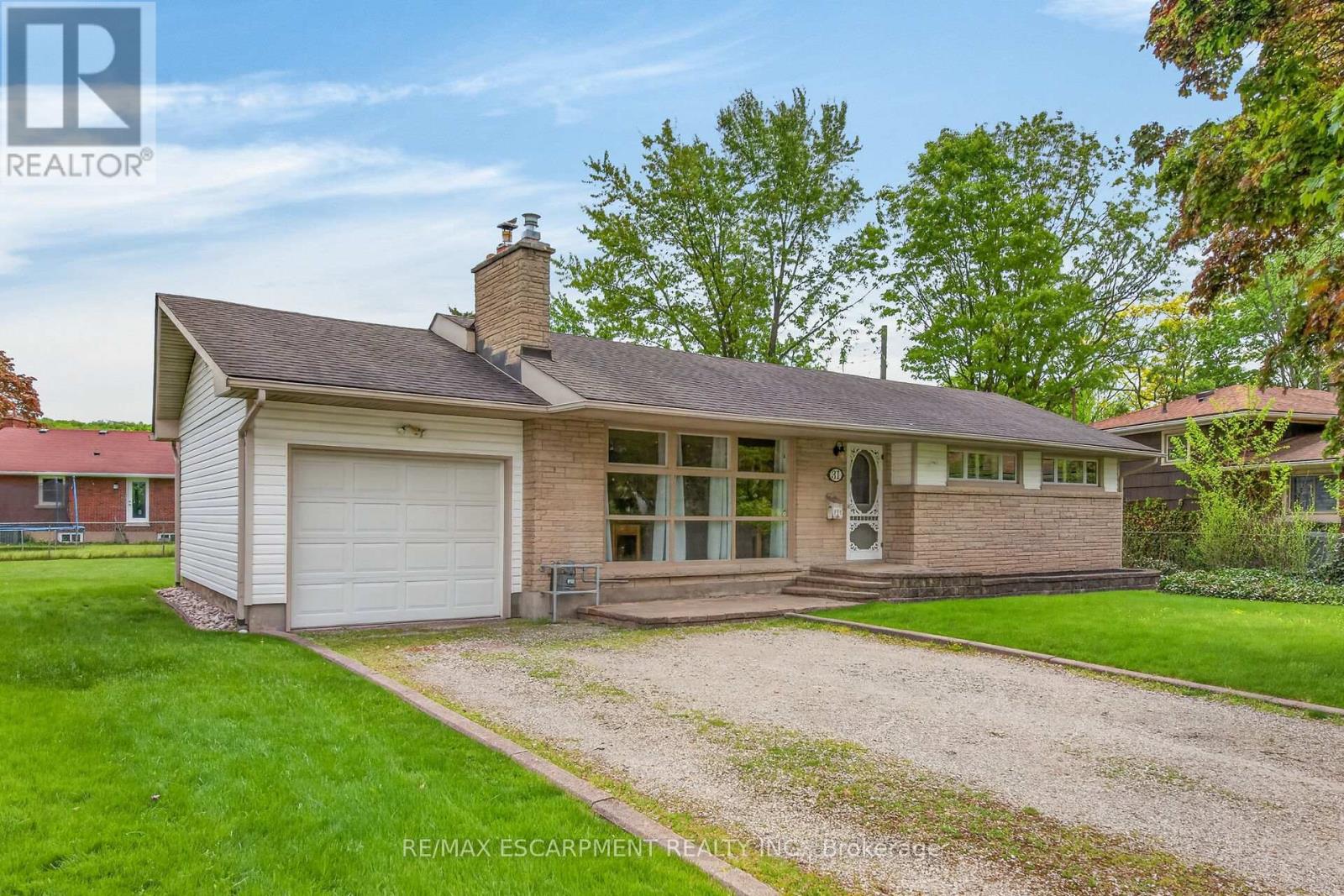 Detached at 31 LARCHWOOD DRIVE, St. Catharines