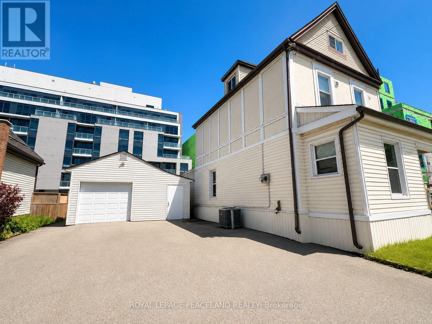 Detached at 406 JACKSON STREET W, Hamilton (Kirkendall)