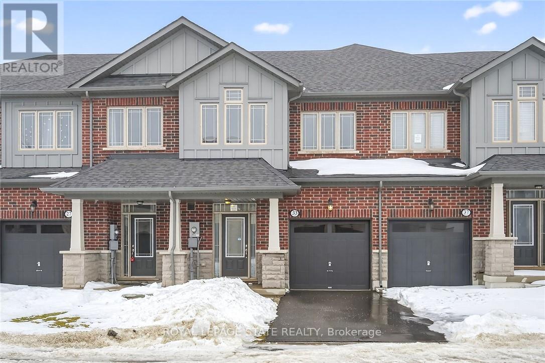 Townhouse at 33 ADMIRAL ROAD, Welland (Hwy 406/Welland)
