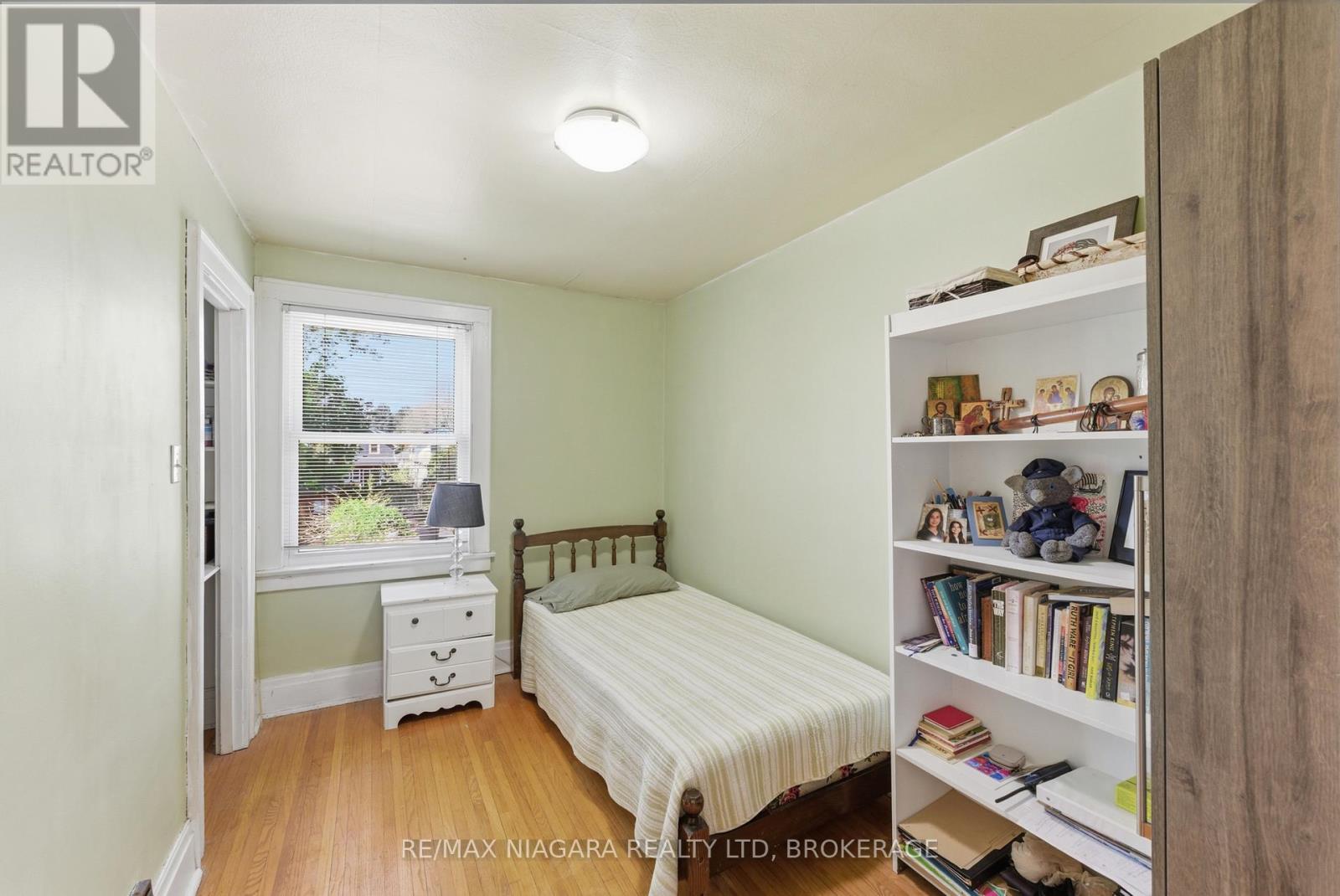 Detached at 15 1/2 WOLESLEY AVENUE, St. Catharines
