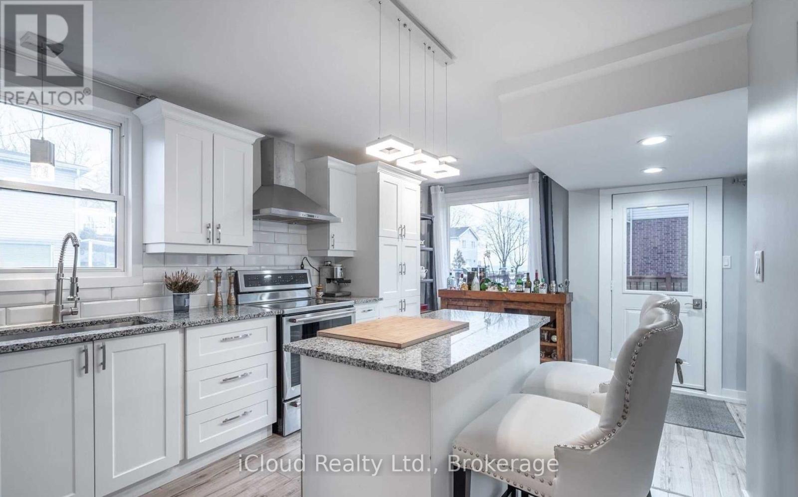 Detached at 361 BEACH BOULEVARD, Hamilton