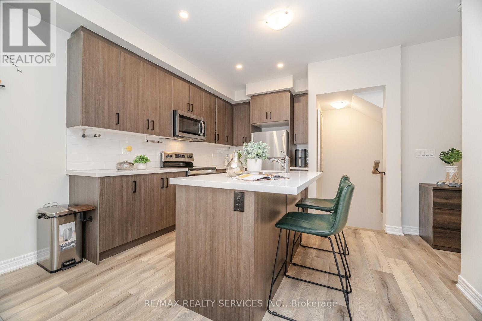 Townhouse at 3 - 40 ZINFANDEL DRIVE, Hamilton