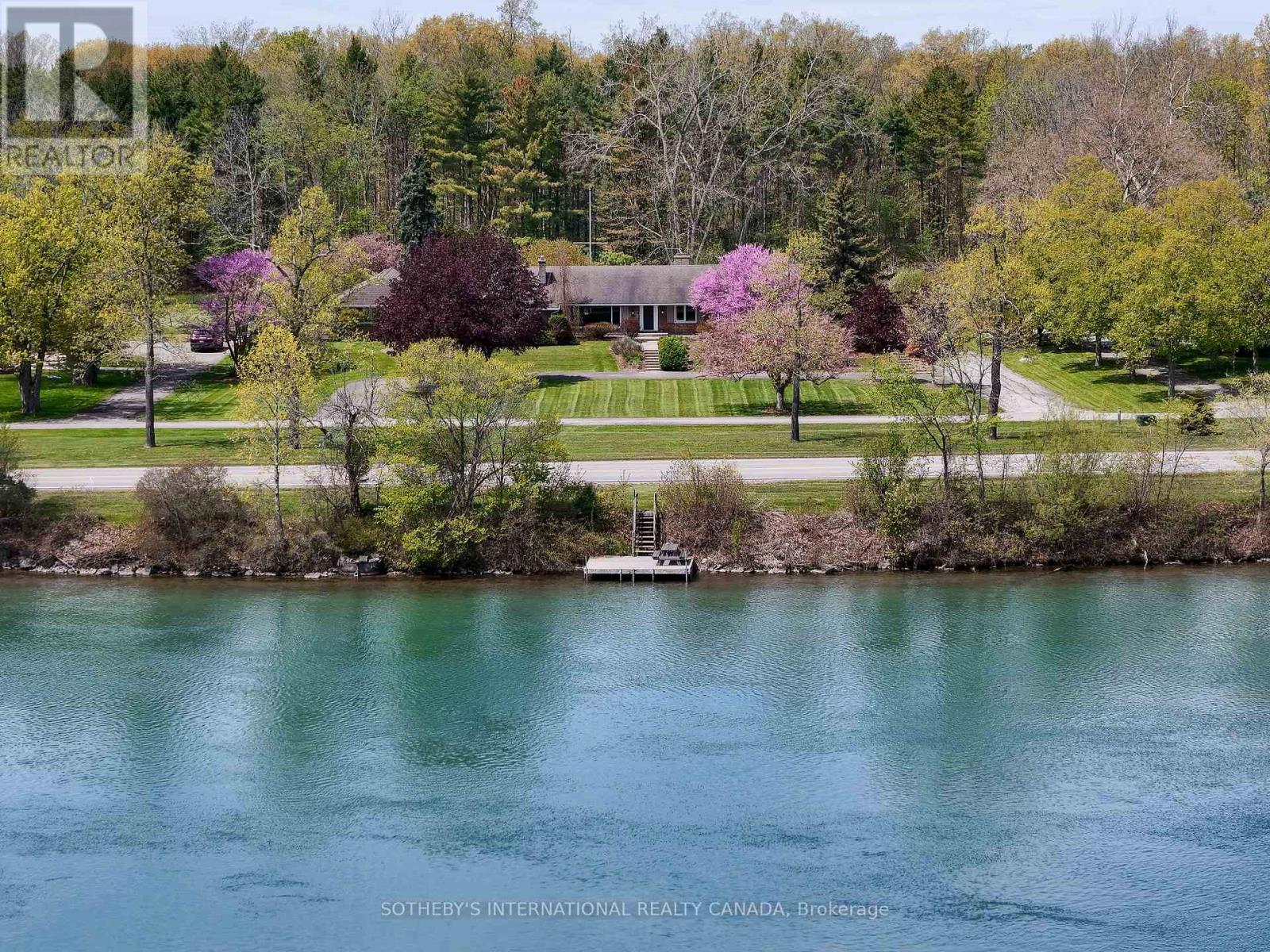Detached at 9317 NIAGARA RIVER PARKWAY, Niagara Falls