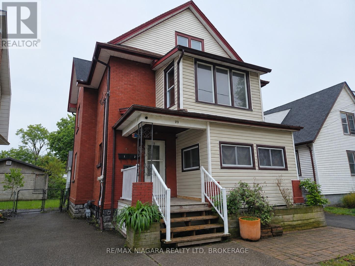 Multiplex at 2 - 23 AVENUE PLACE, Welland (Welland Downtown)