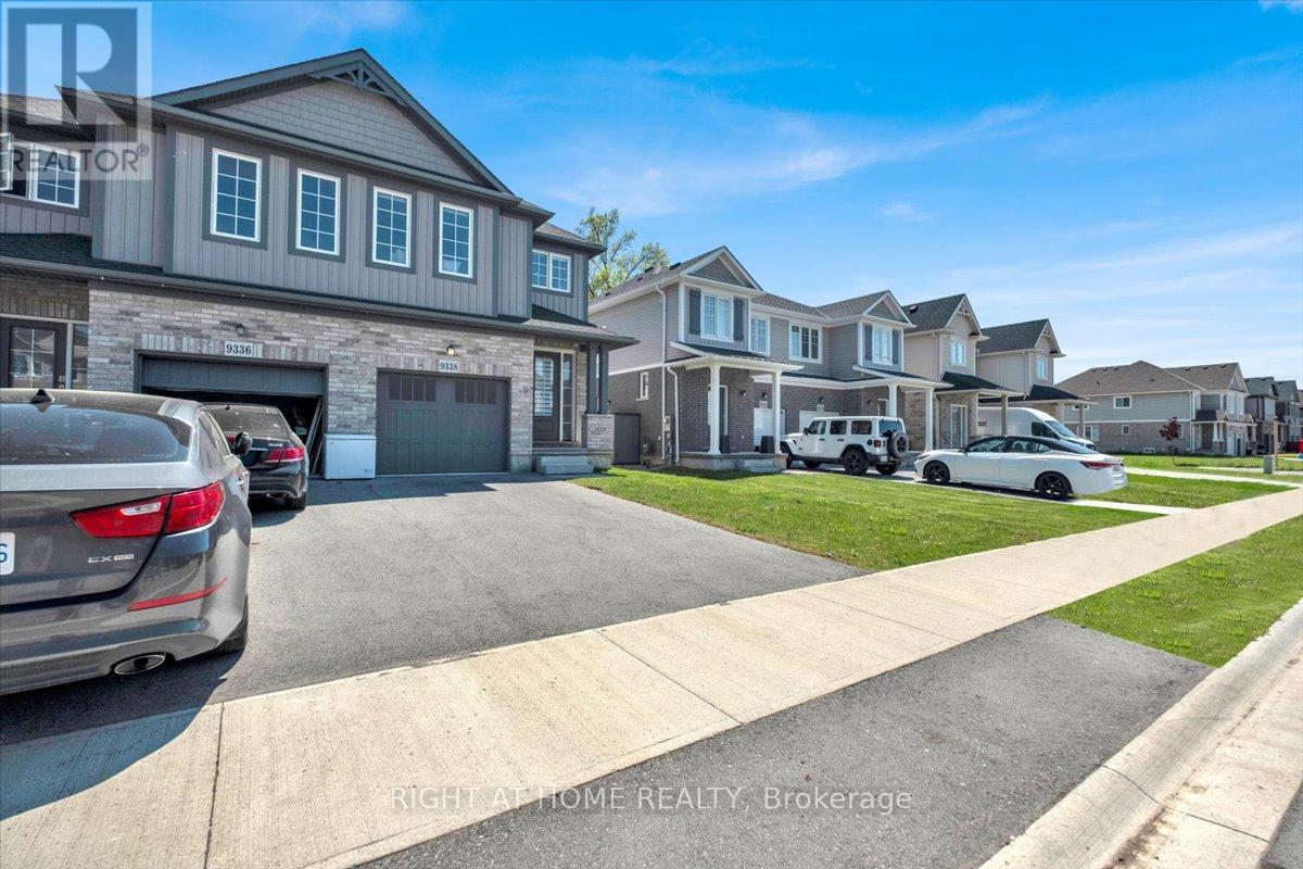Semi-Detached/Link at 9338 WHITE OAK AVENUE, Niagara Falls