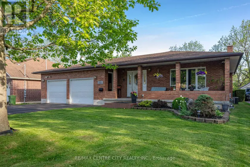 Detached at 32 BROCK STREET, St. Thomas
