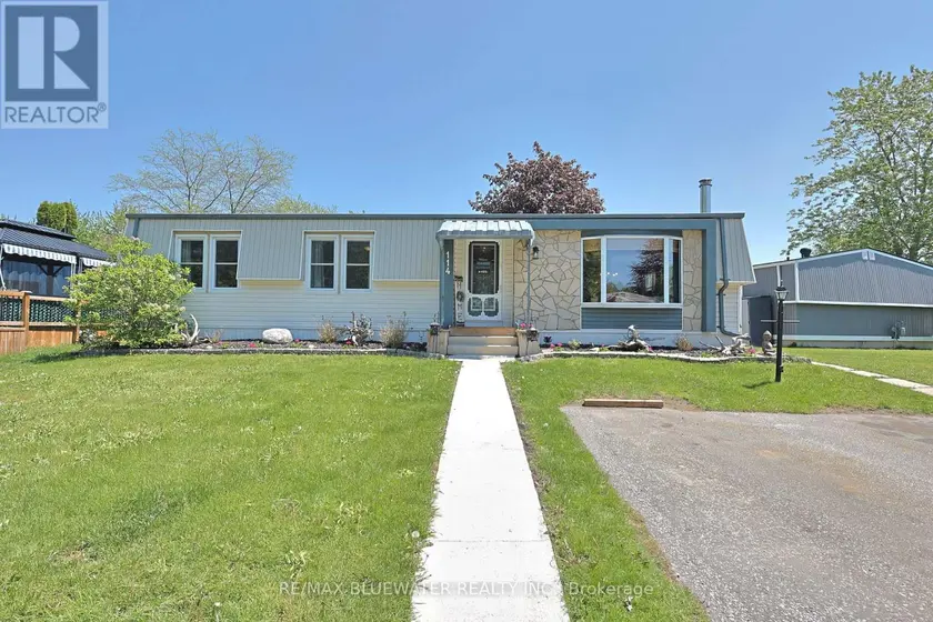 Detached at 114 PEBBLE BEACH PARKWAY, South Huron