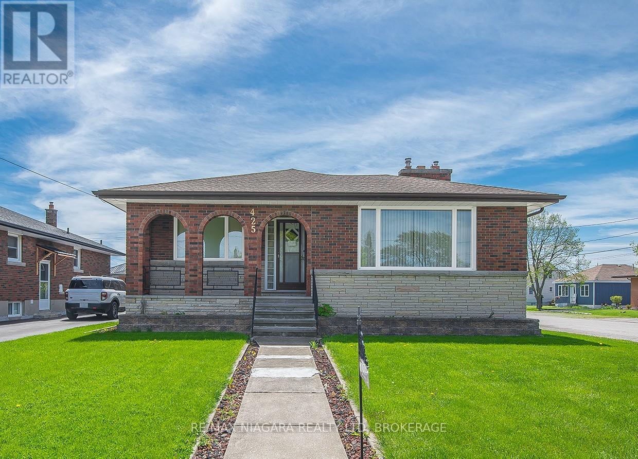 Multiplex at 425 BELL STREET, Port Colborne