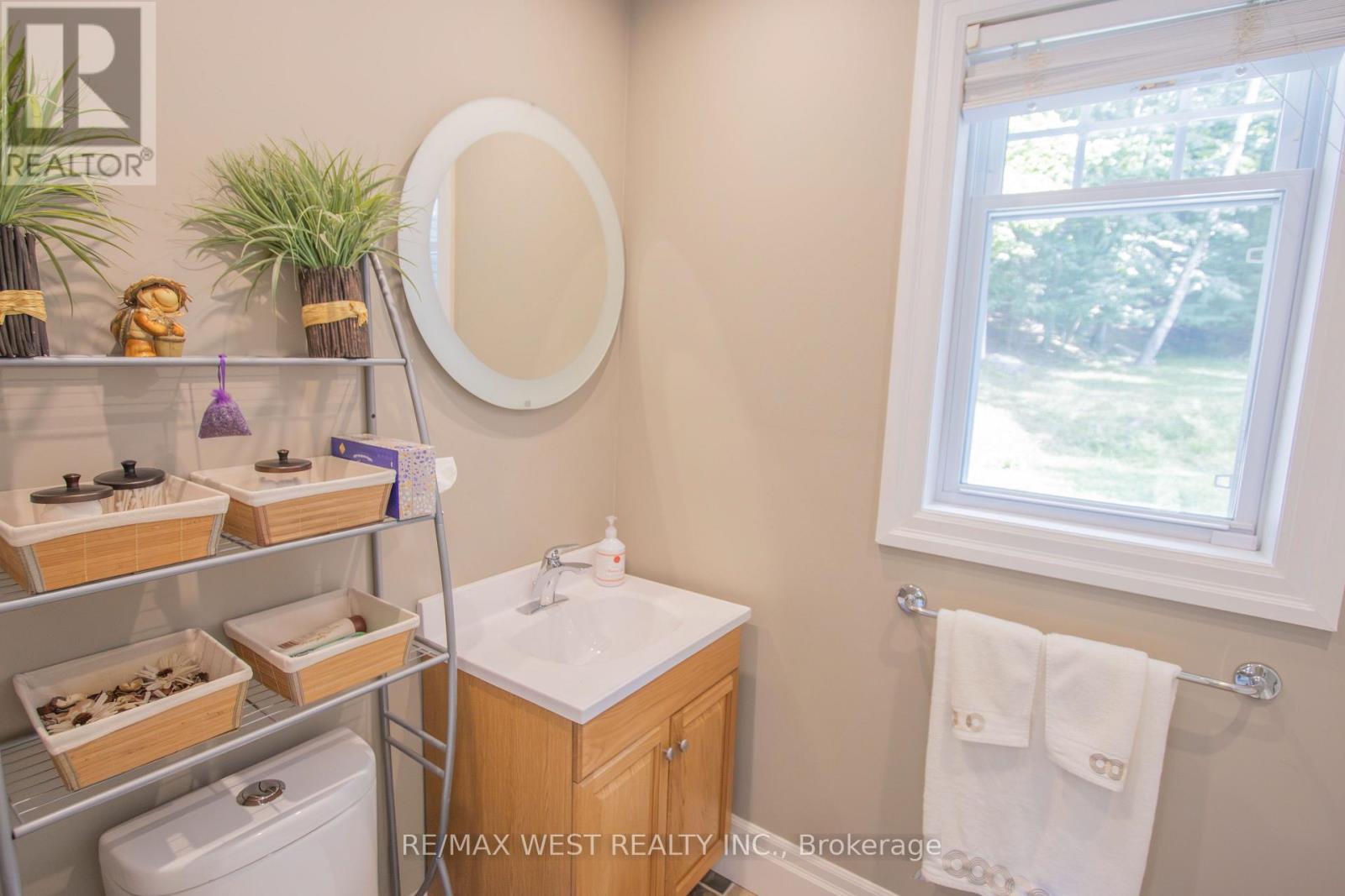 Detached at 1158 LORNE LANE, Dysart et al