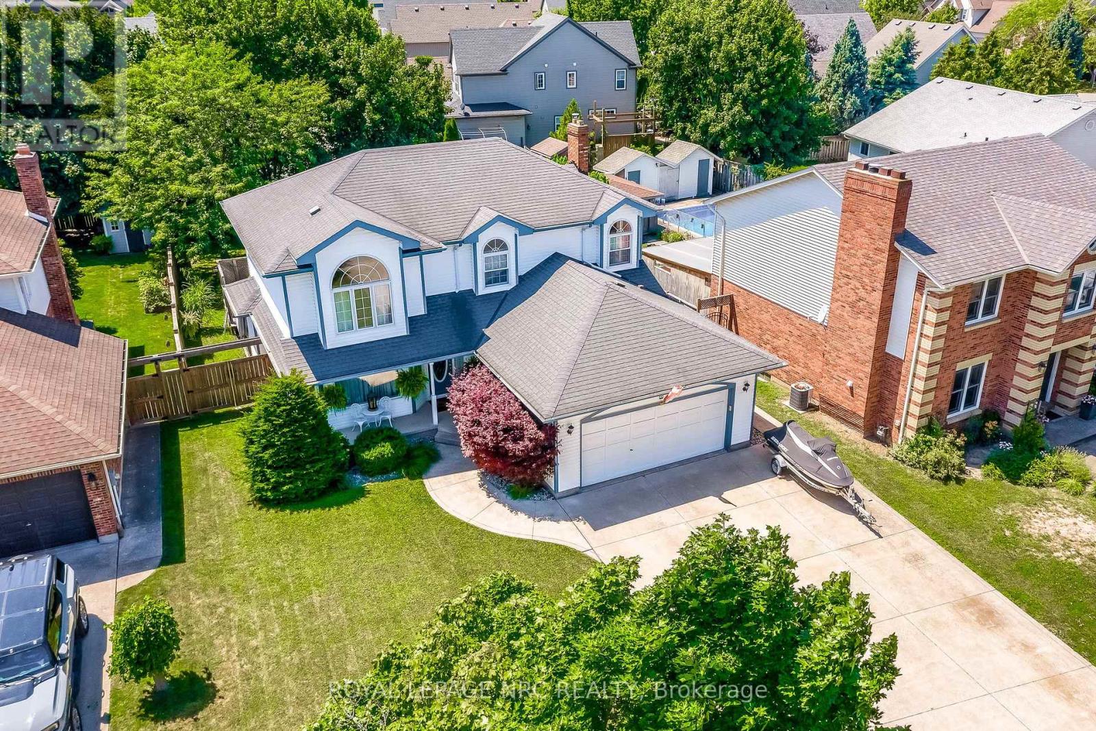 Detached at 8 HEARTH COURT, Niagara-on-the-Lake