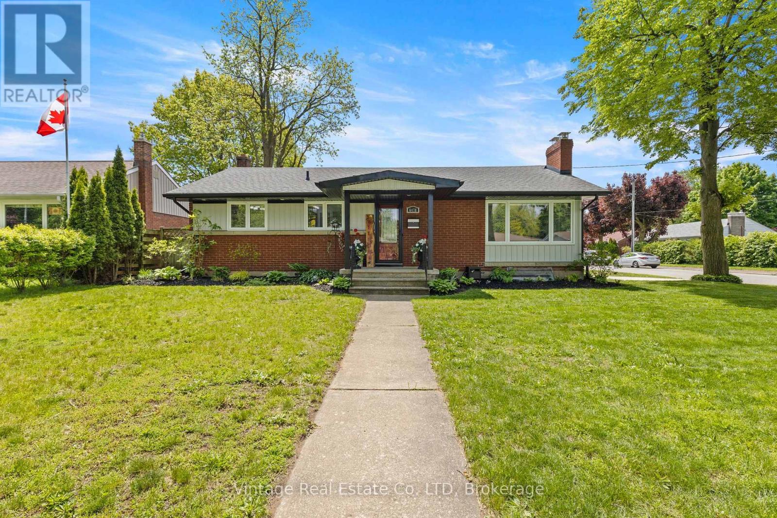 Detached at 6478 RUSSELL STREET, Niagara Falls