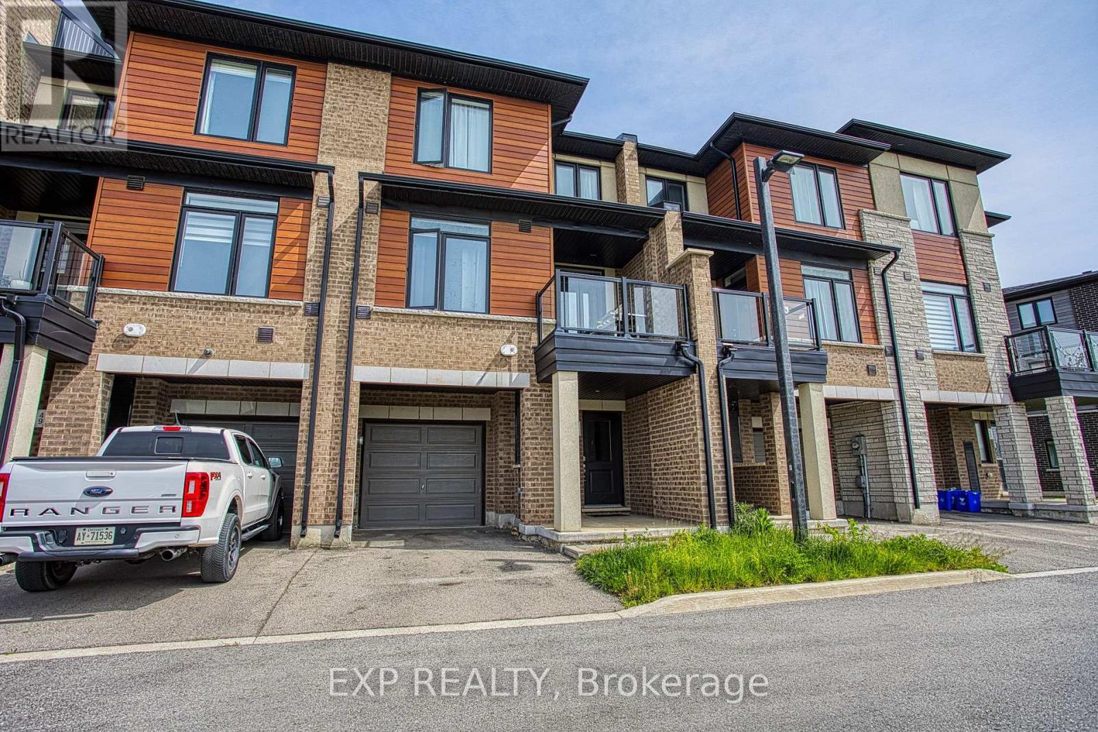 Townhouse at 50 - 590 NORTH SERVICE ROAD, Hamilton (Lakeshore)