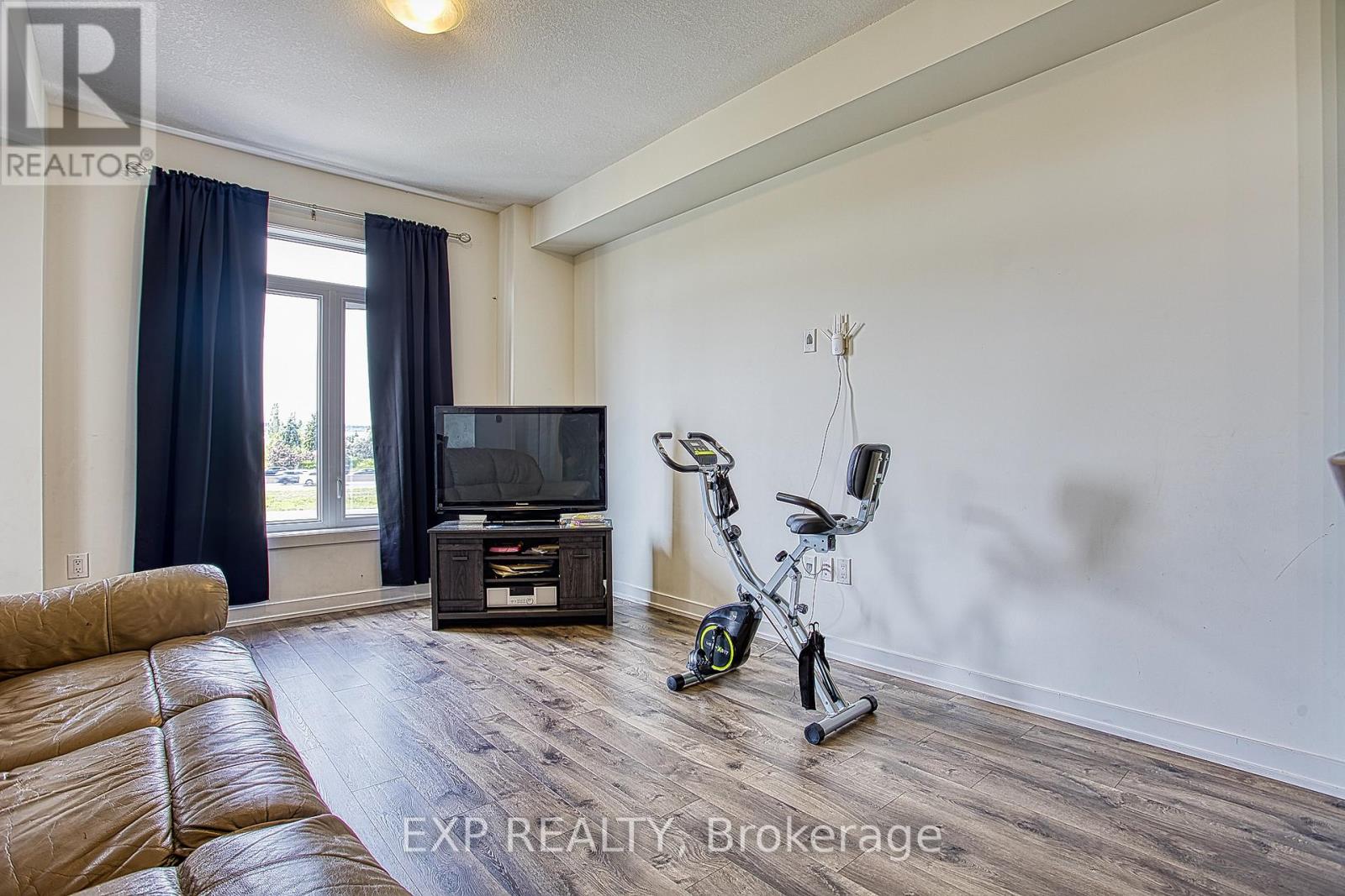 Townhouse at 50 - 590 NORTH SERVICE ROAD, Hamilton