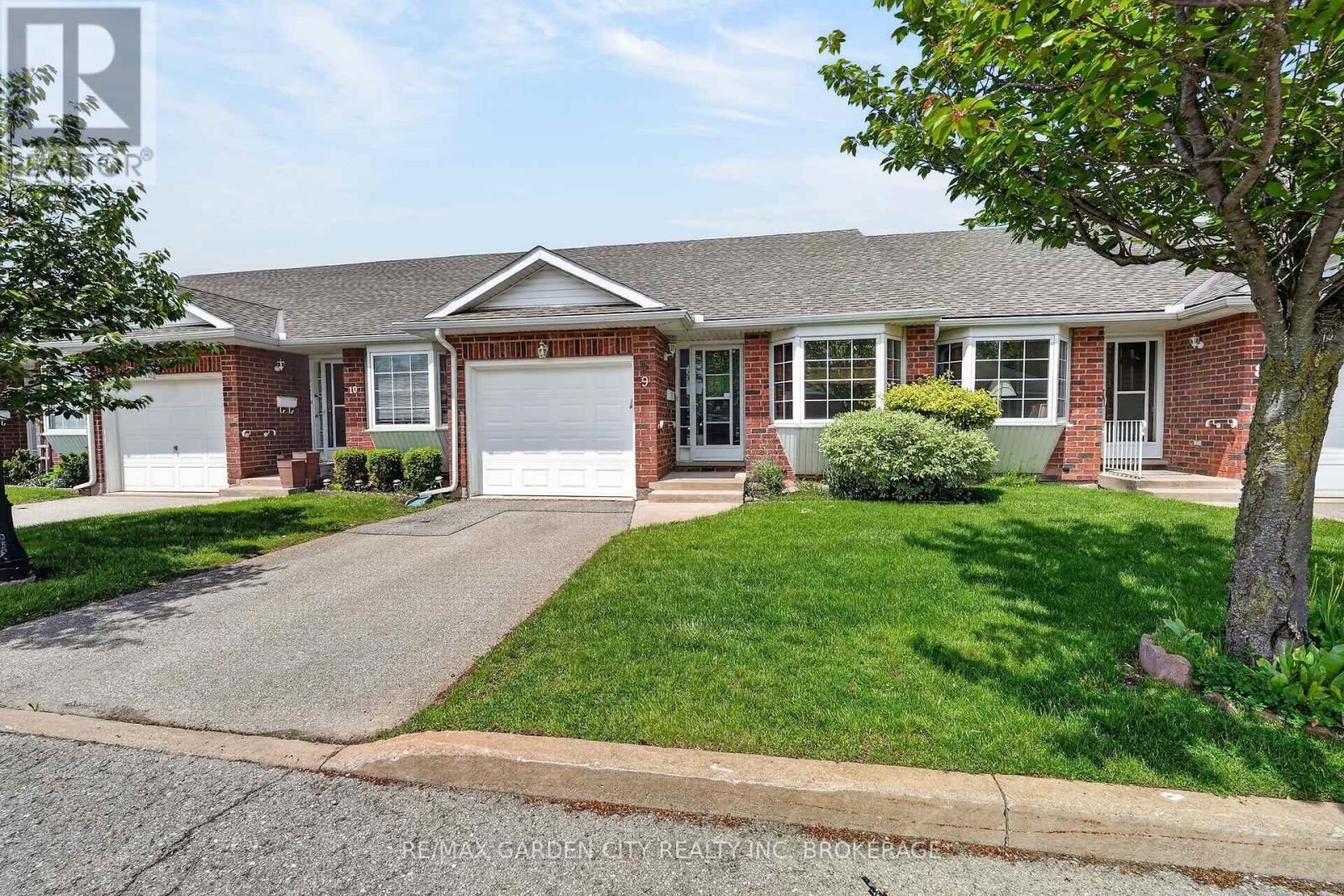 Townhouse at 9 - 162 FIRST STREET, Welland (Lincoln/Crowland)