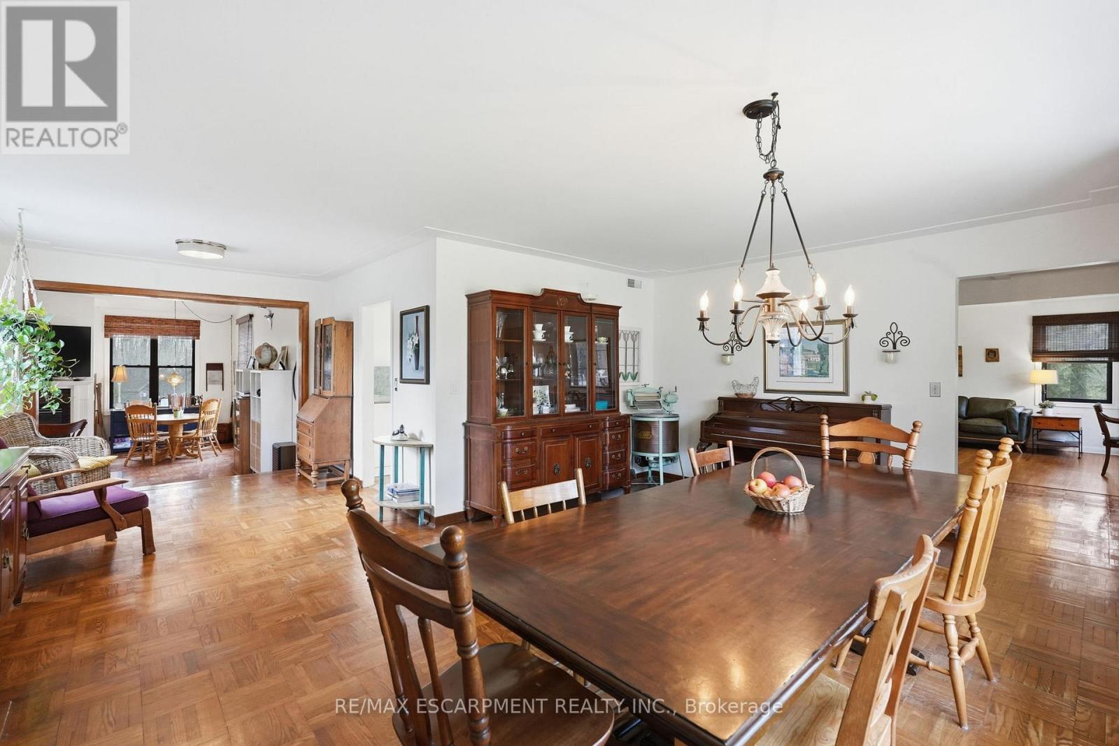 Detached at 222 CONCESSION 11 E, Hamilton
