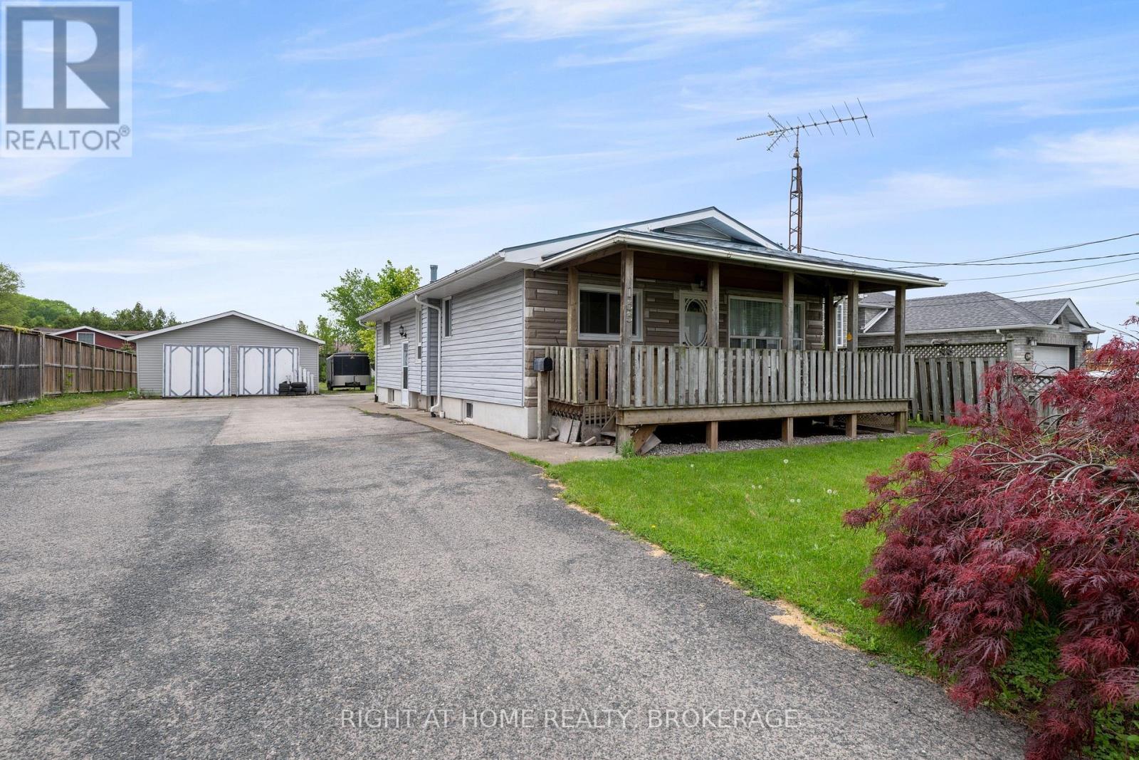 Detached at 133 QUAKER ROAD, Welland (N. Welland)