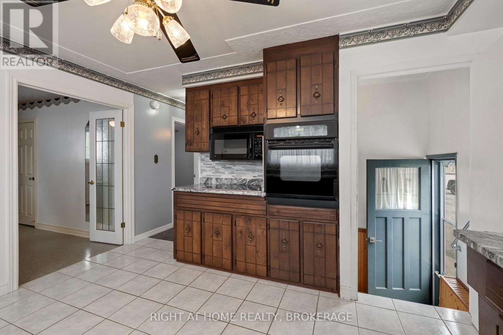 Detached at 133 QUAKER ROAD, Welland