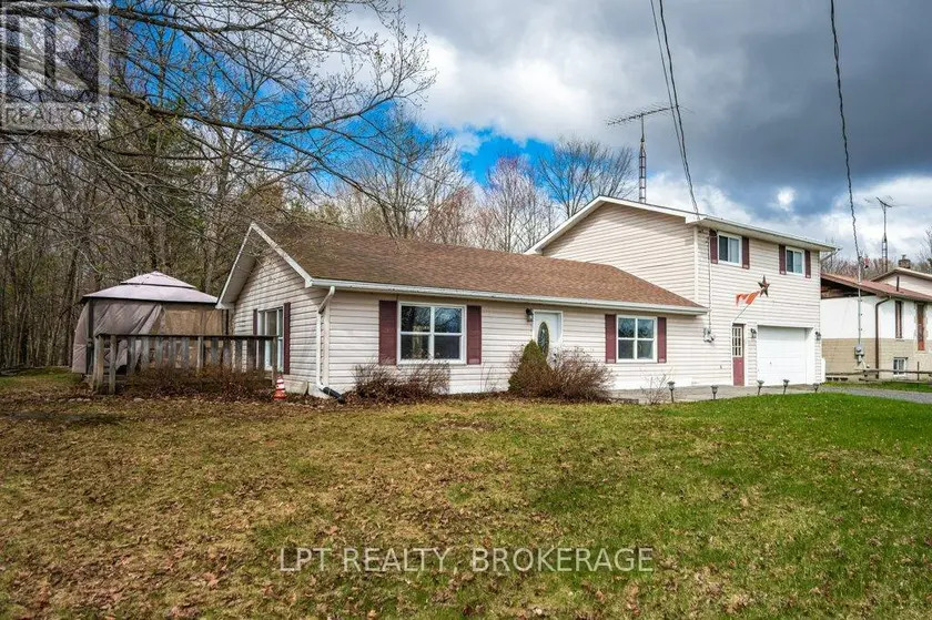 Detached at 10551 HWY 38 HIGHWAY, Frontenac