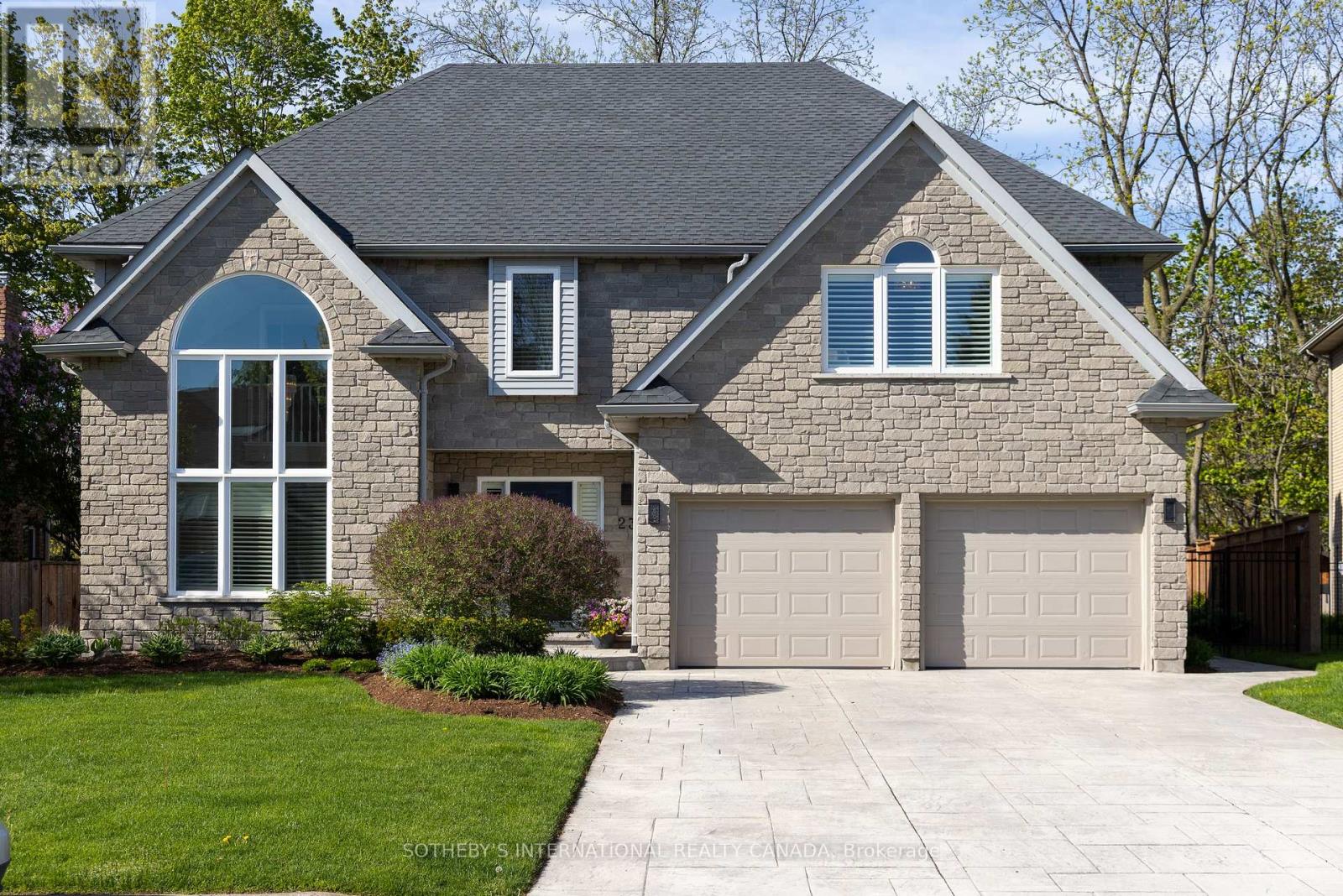 Detached at 23 FRANCIS CREEK BOULEVARD, St. Catharines (Grapeview)