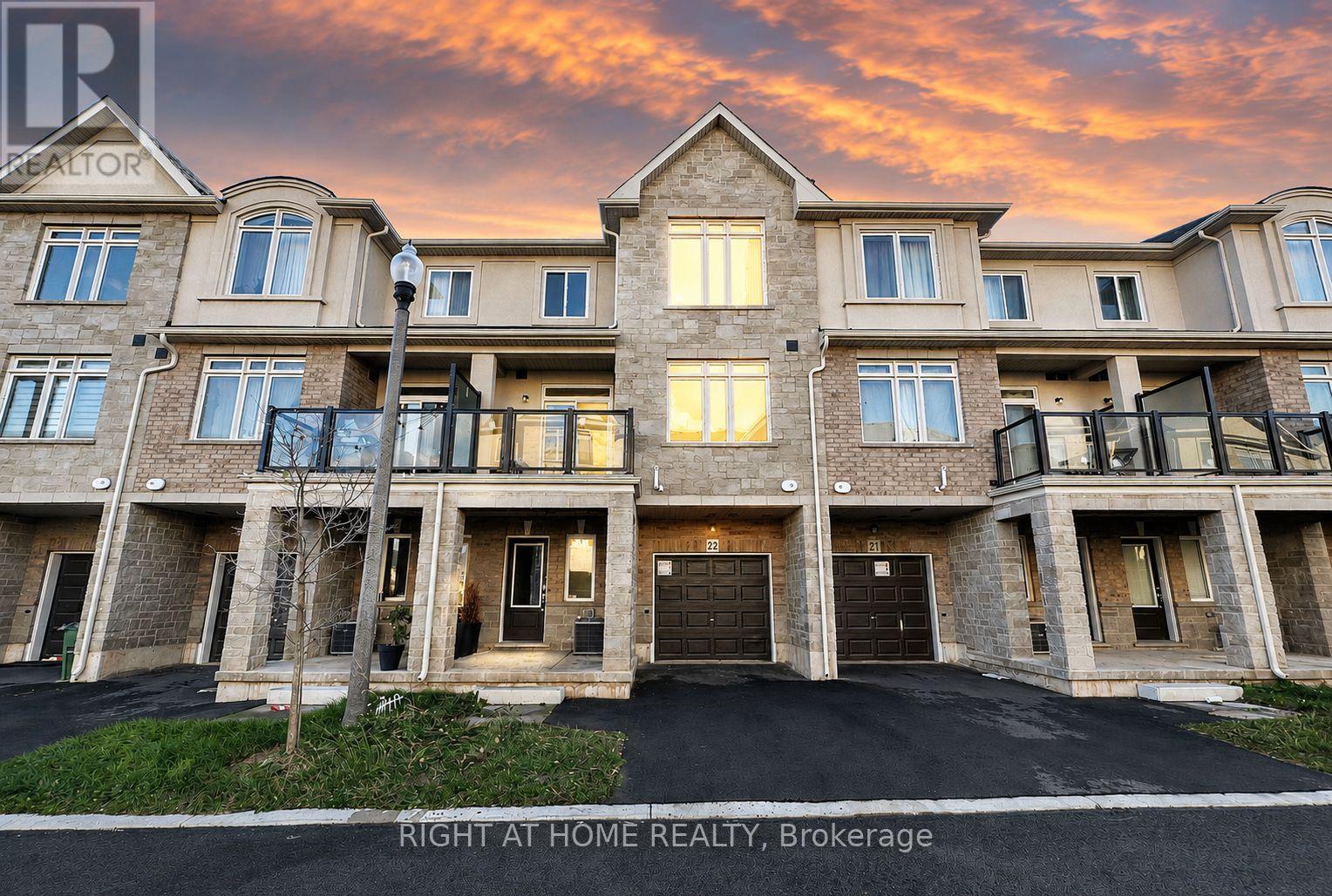 Townhouse at 22 - 40 ZINFANDEL DRIVE, Hamilton (Fruitland)