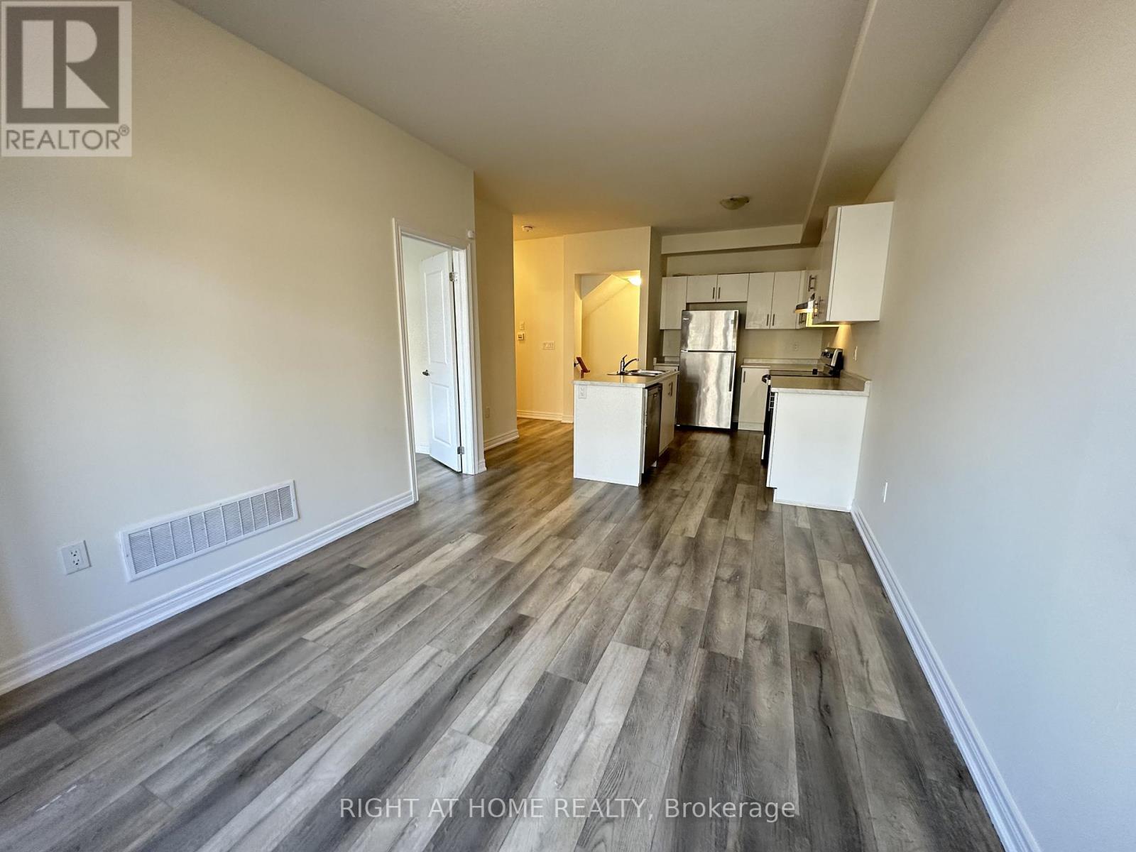 Townhouse at 22 - 40 ZINFANDEL DRIVE, Hamilton