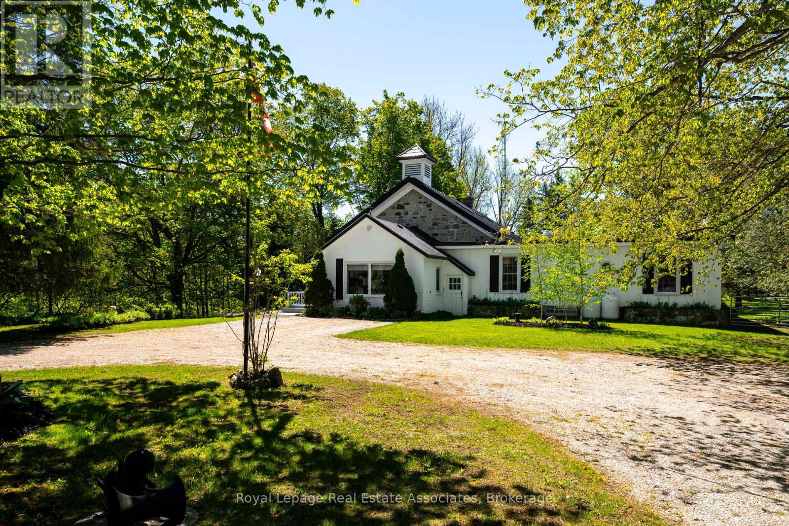 Detached at 421194 CONCESSION 6 NDR, West Grey