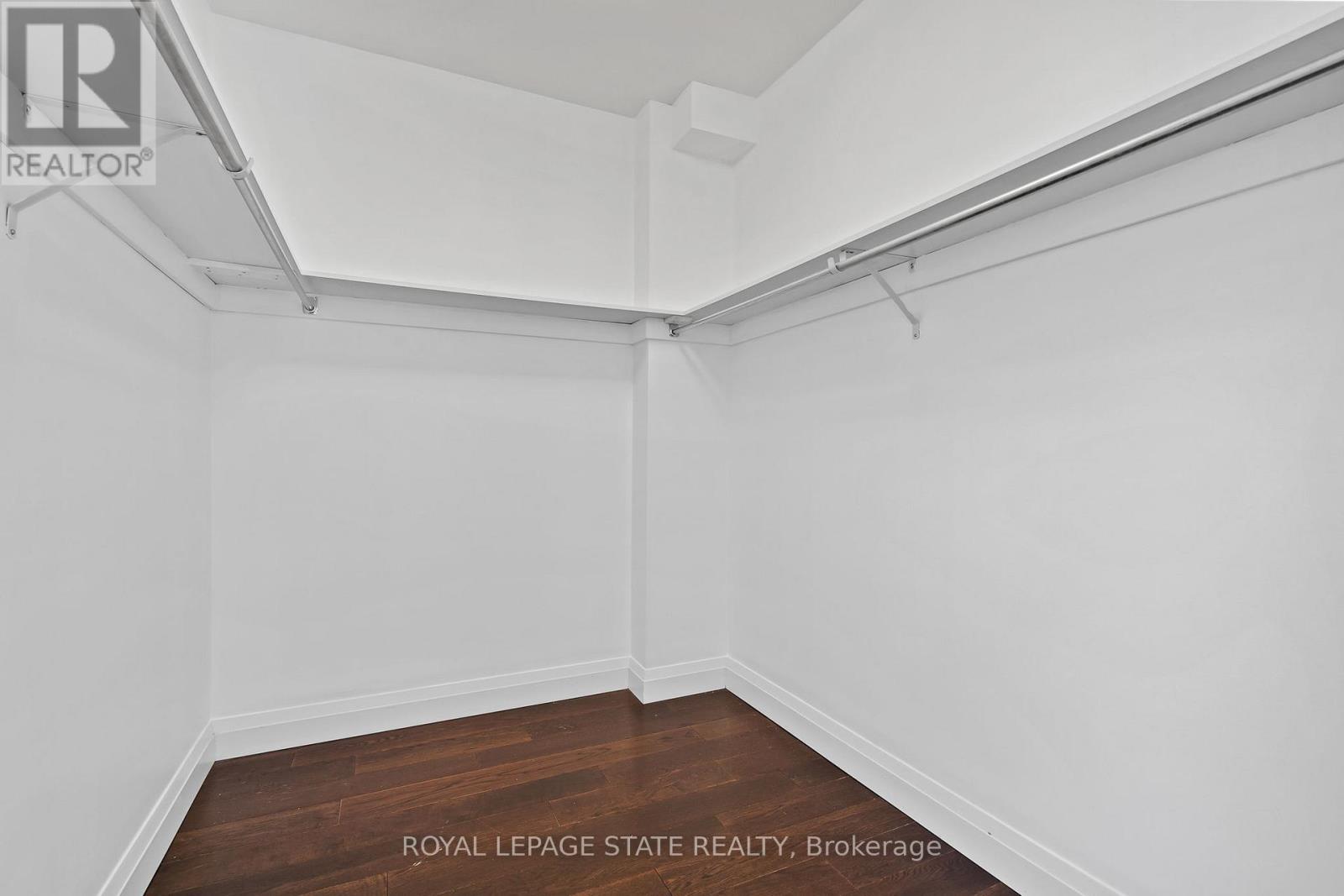 Apartment at 402 - 26 WELLINGTON STREET, St. Catharines