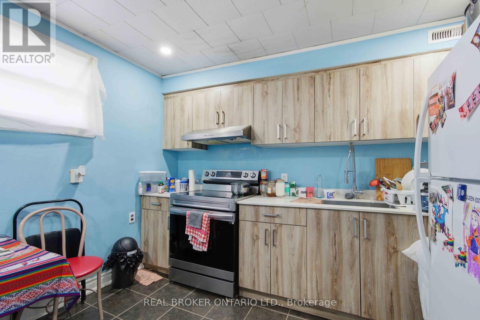 Detached at 250 MACDONALD AVENUE, Belleville