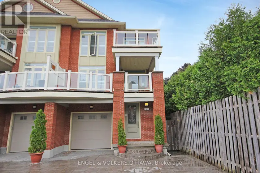 Townhouse at B - 281 KIRCHOFFER, Ottawa