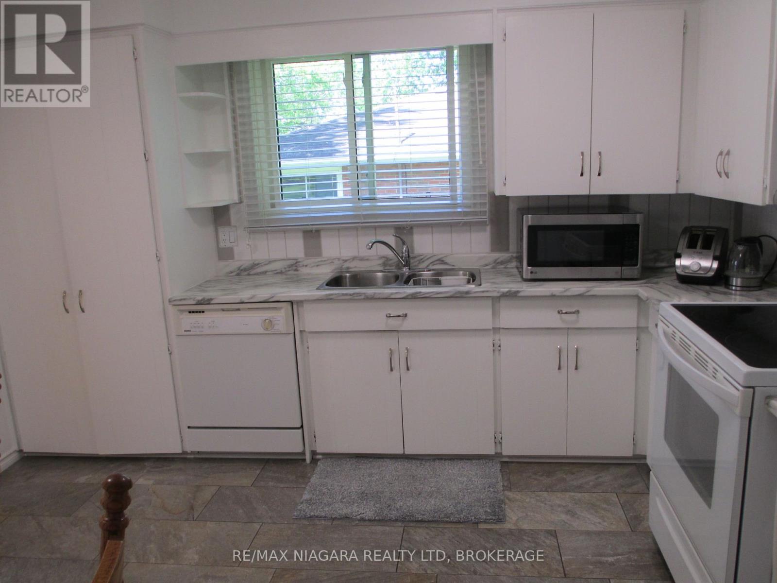 Detached at 1452 GARRISON ROAD, Fort Erie