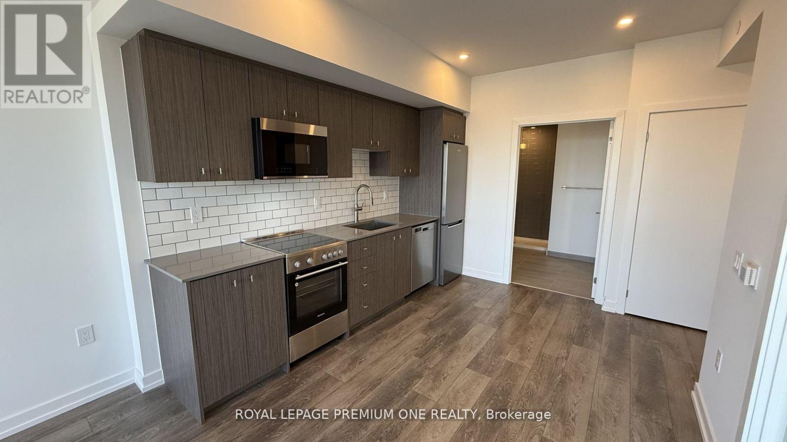Apartment at 2414 - 15 WELLINGTON STREET S, Kitchener
