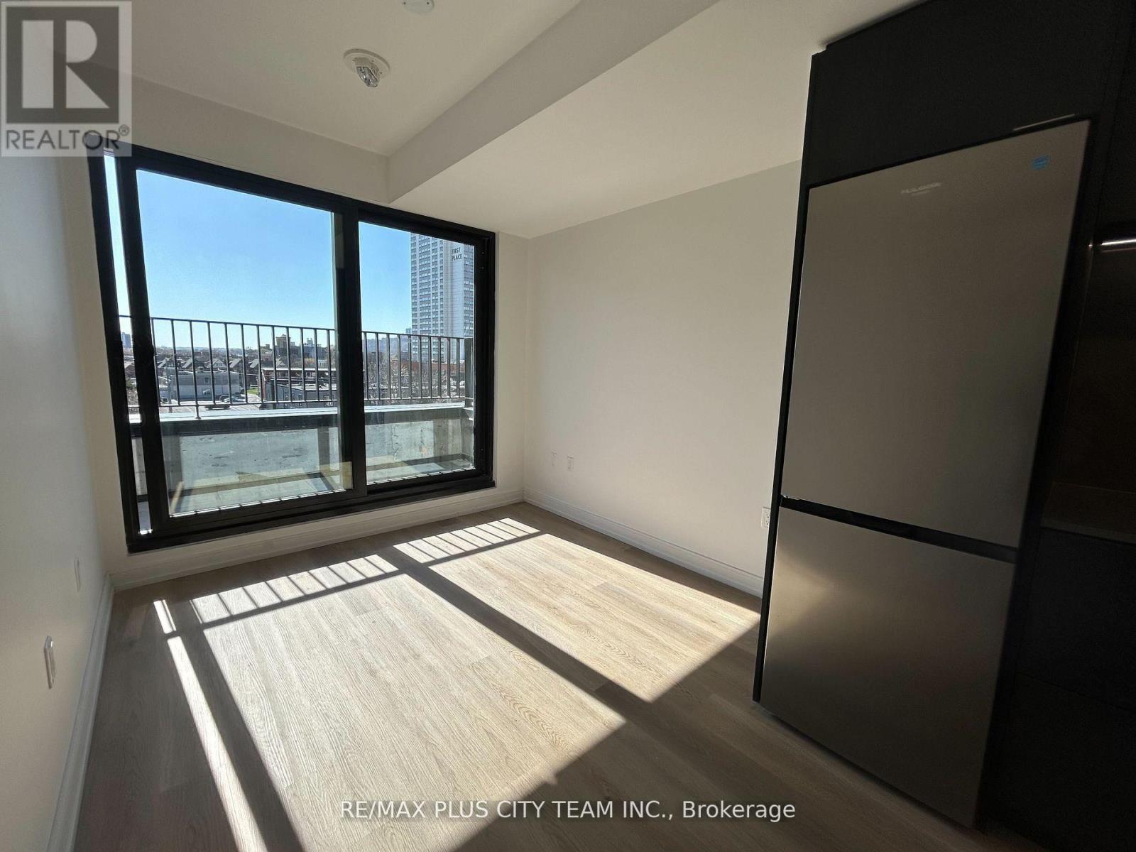 Apartment at 527 - 1 JARVIS STREET E, Hamilton