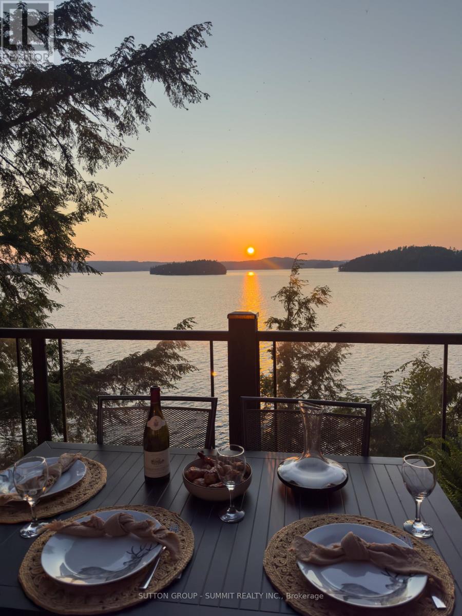 Detached at 3 - 4209 MUSKOKA ROAD 117, Lake of Bays