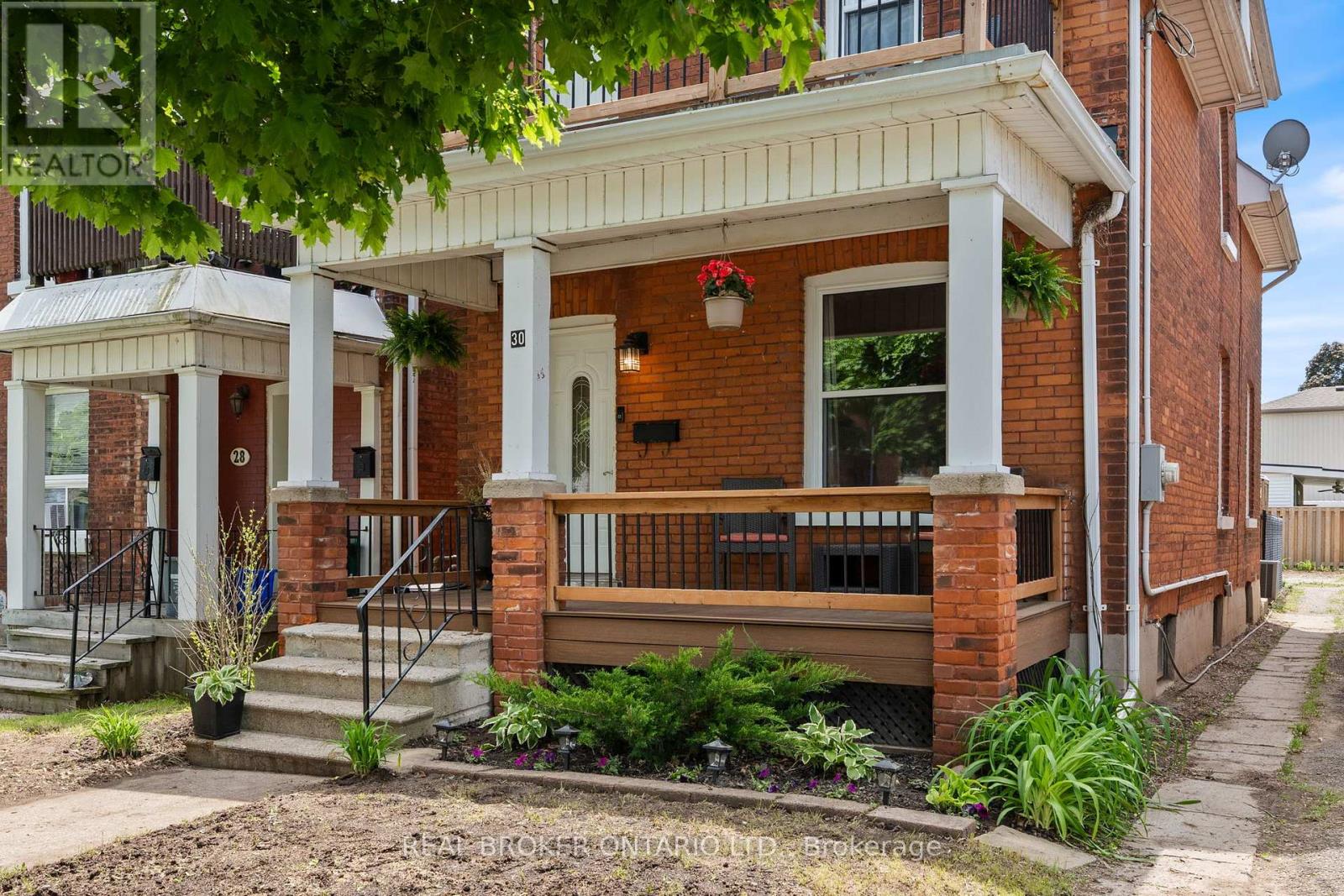 Detached at 30 DUNDAS STREET, Brantford