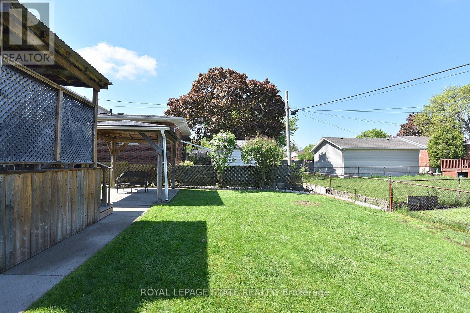 Detached at 10 ALDERNEY AVENUE, Hamilton