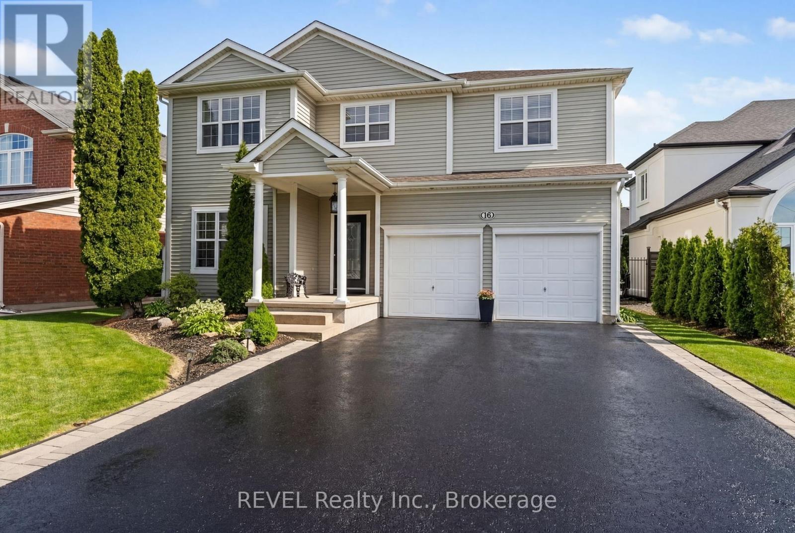 Detached at 16 MARACAY WAY, St. Catharines