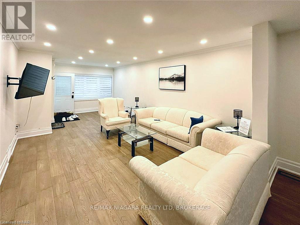 Detached at 6422 KER STREET, Niagara Falls (Dorchester)