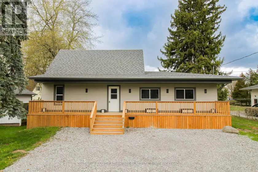Detached at 378 THOROLD ROAD, Welland (N. Welland)