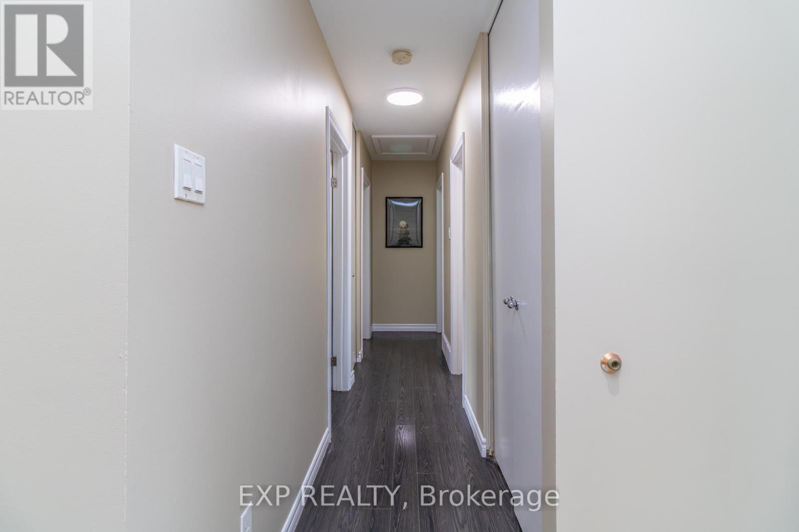 Multiplex at 35 HILLSBOROUGH CRESCENT, Kitchener