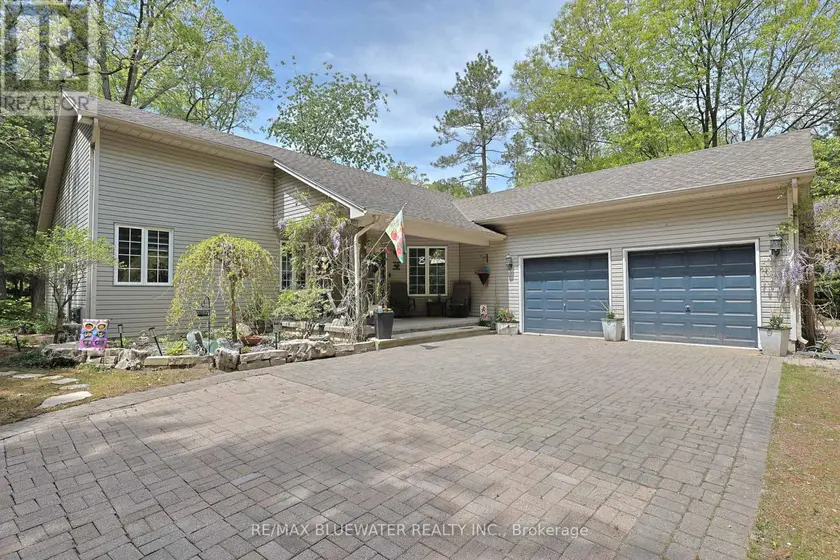 Detached at 10419 PINETREE DRIVE, Lambton Shores