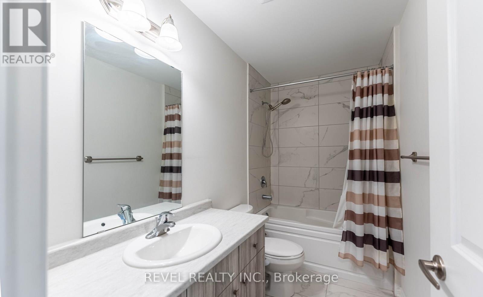 Townhouse at 11 Reid Ave S, Hamilton