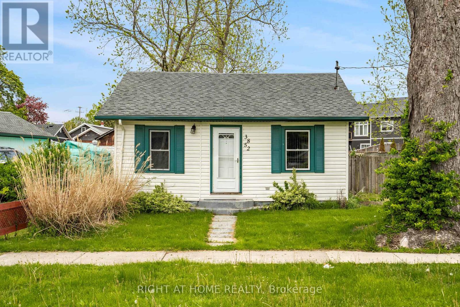 Detached at 3852 BRUNSWICK AVENUE, Fort Erie (Crystal Beach)