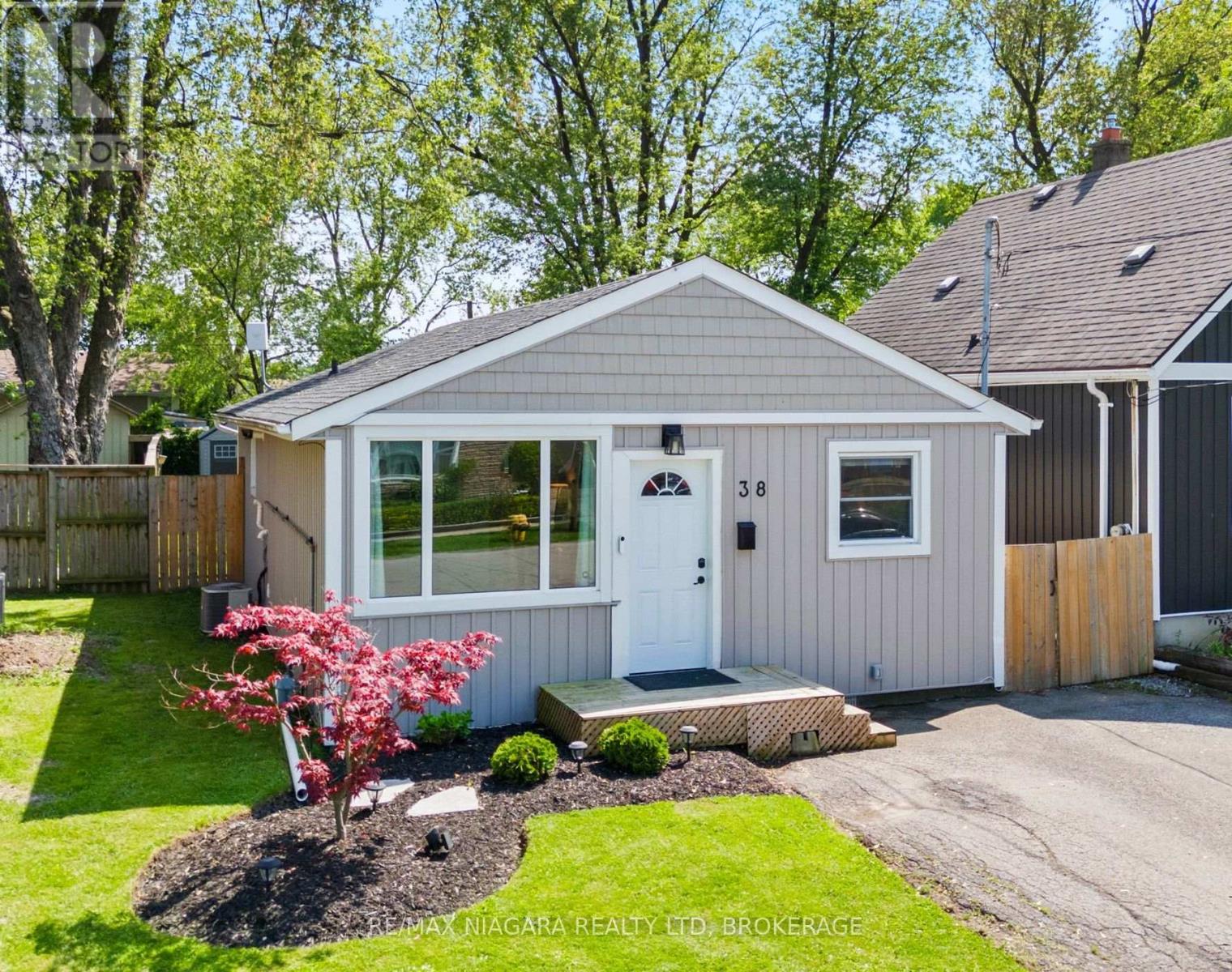 Detached at 38 ALEXANDRA BOULEVARD, St. Catharines (Secord Woods)