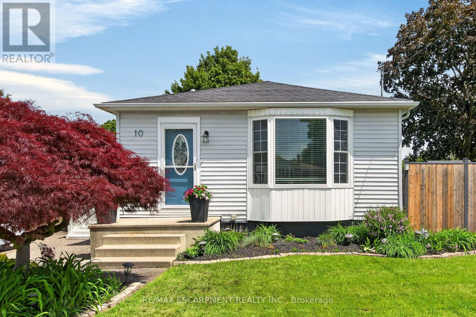 Detached at 10 FREDERICK STREET, St. Catharines