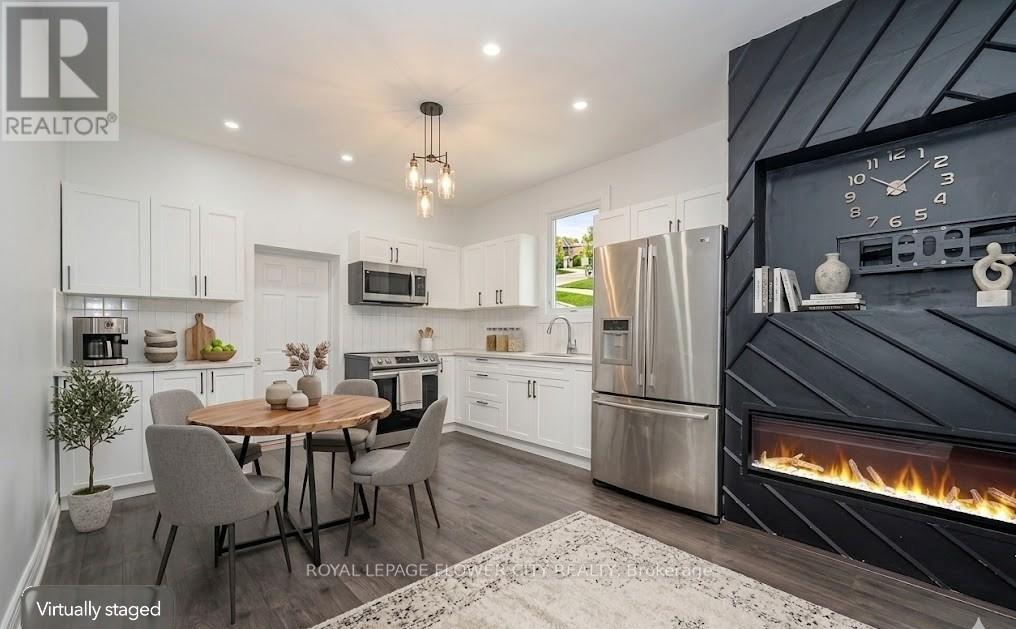 Detached at 10 PEARL STREET, Brantford
