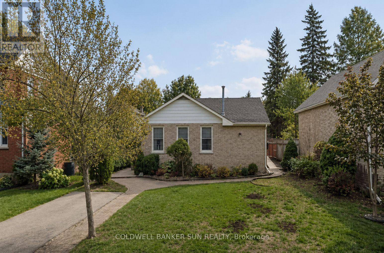 Detached at 500 CANTERBURY STREET, Woodstock (Woodstock - North)